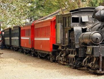 （機(jī)車、電車、客車、貨車）制造、修理業(yè)